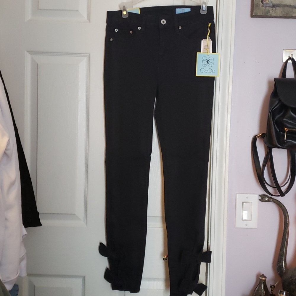 *Unique* Ankle Bow Black Jeans